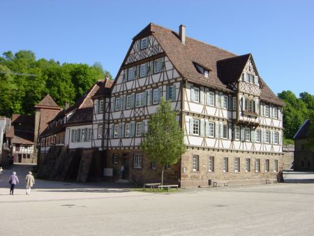 Im Klosterhof Maulbronn