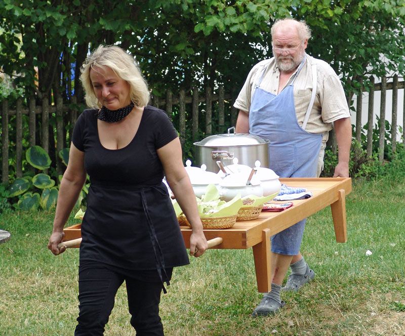 Das Essen wird aufgetragen