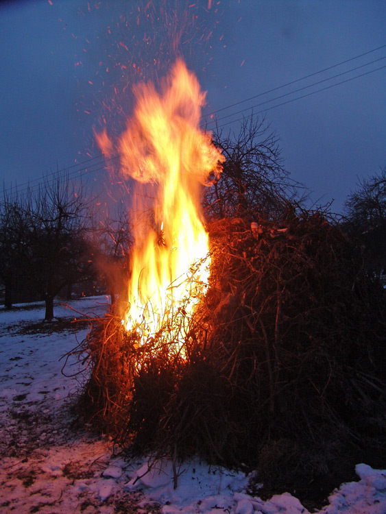 Das Feuer brennt