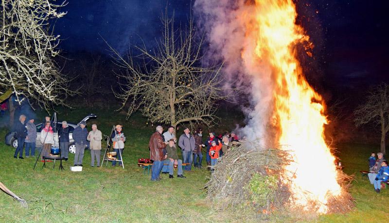 Das Feuer brennt