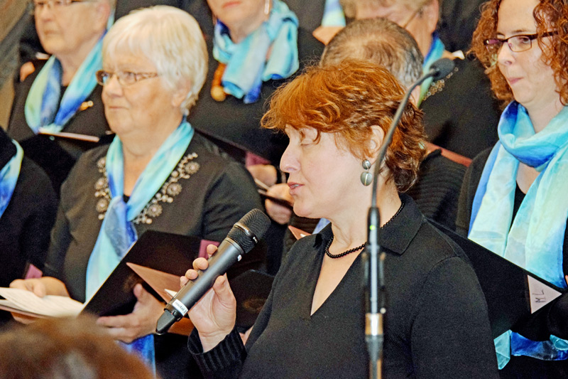 Petra Jnsch stellt die Lieder des Gemischten Chor's vor