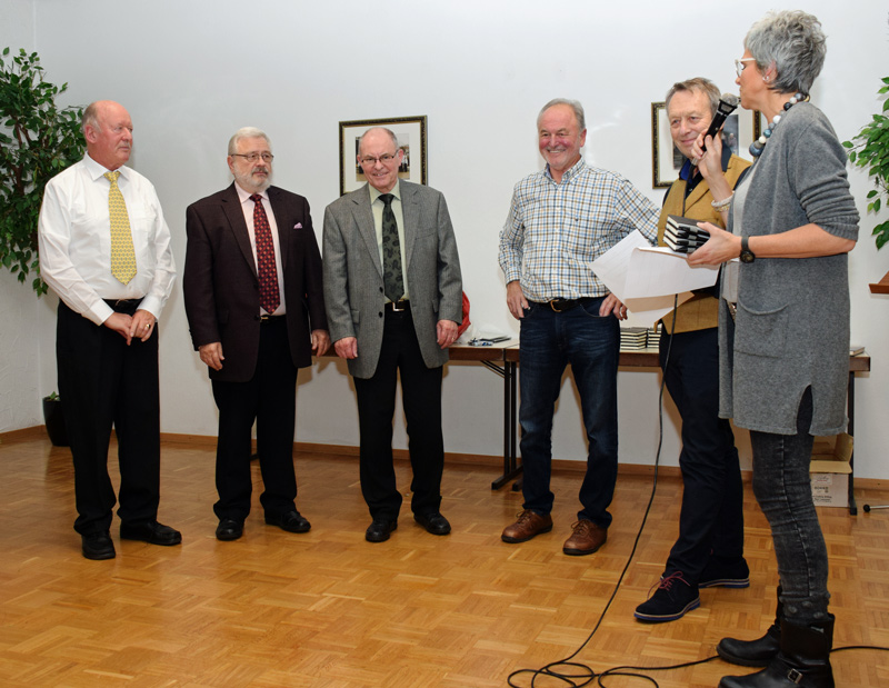 Bescherung fr Franz Maier, Wolfgang Doster, Heinz Escher und Hugo Escher fr die Arbeit am und ums Sngerheim